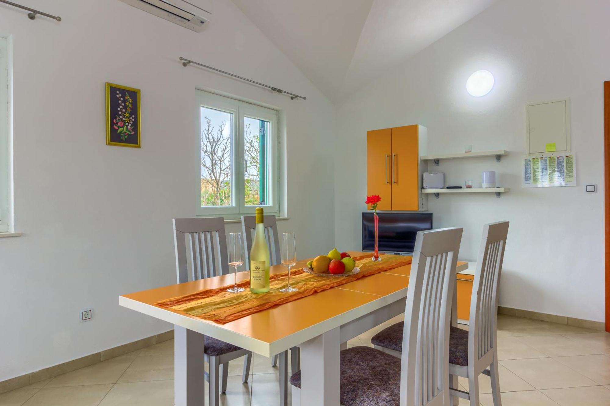 Apartmani Mato Pirovac Bagian luar foto