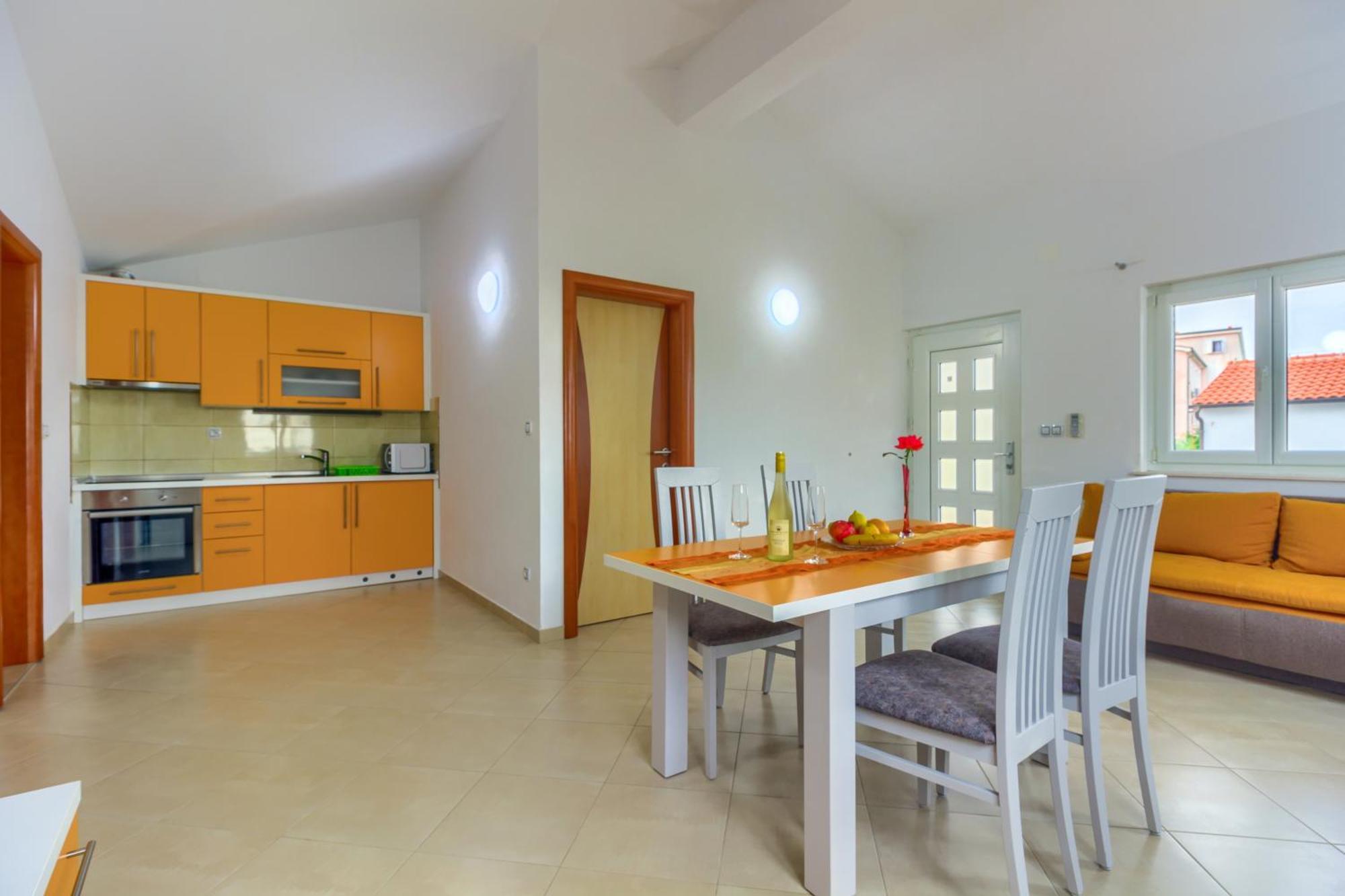 Apartmani Mato Pirovac Bagian luar foto