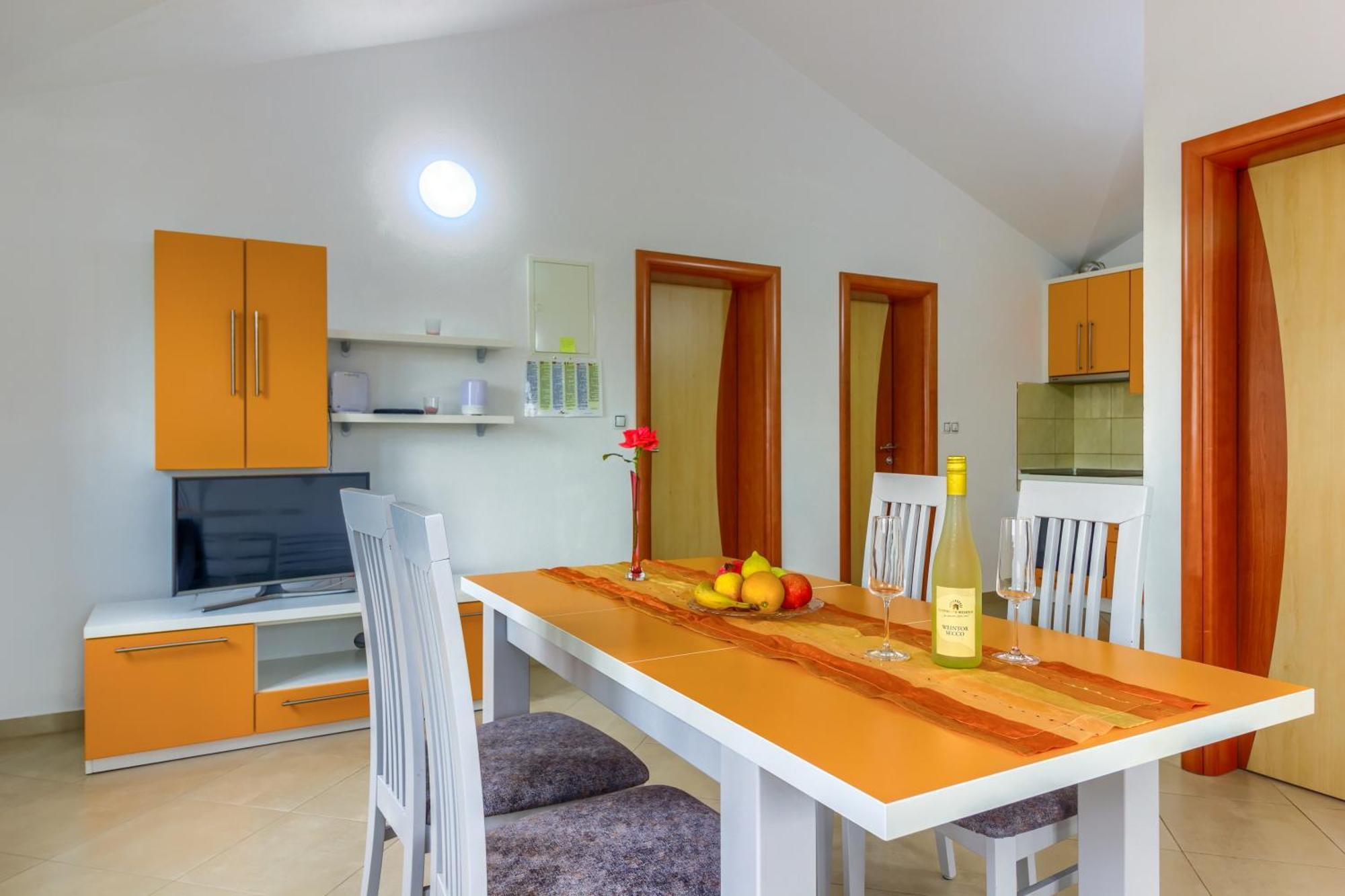 Apartmani Mato Pirovac Bagian luar foto