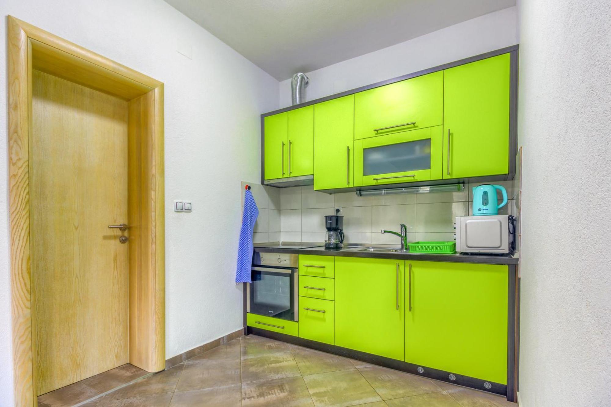 Apartmani Mato Pirovac Bagian luar foto